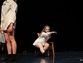 Spectacle de danse - Crédit JF Quais - Agrandir l'image (fenêtre modale)