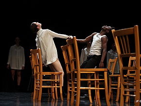 Spectacle de danse - Crédit JF Quais - Agrandir l'image (fenêtre modale)